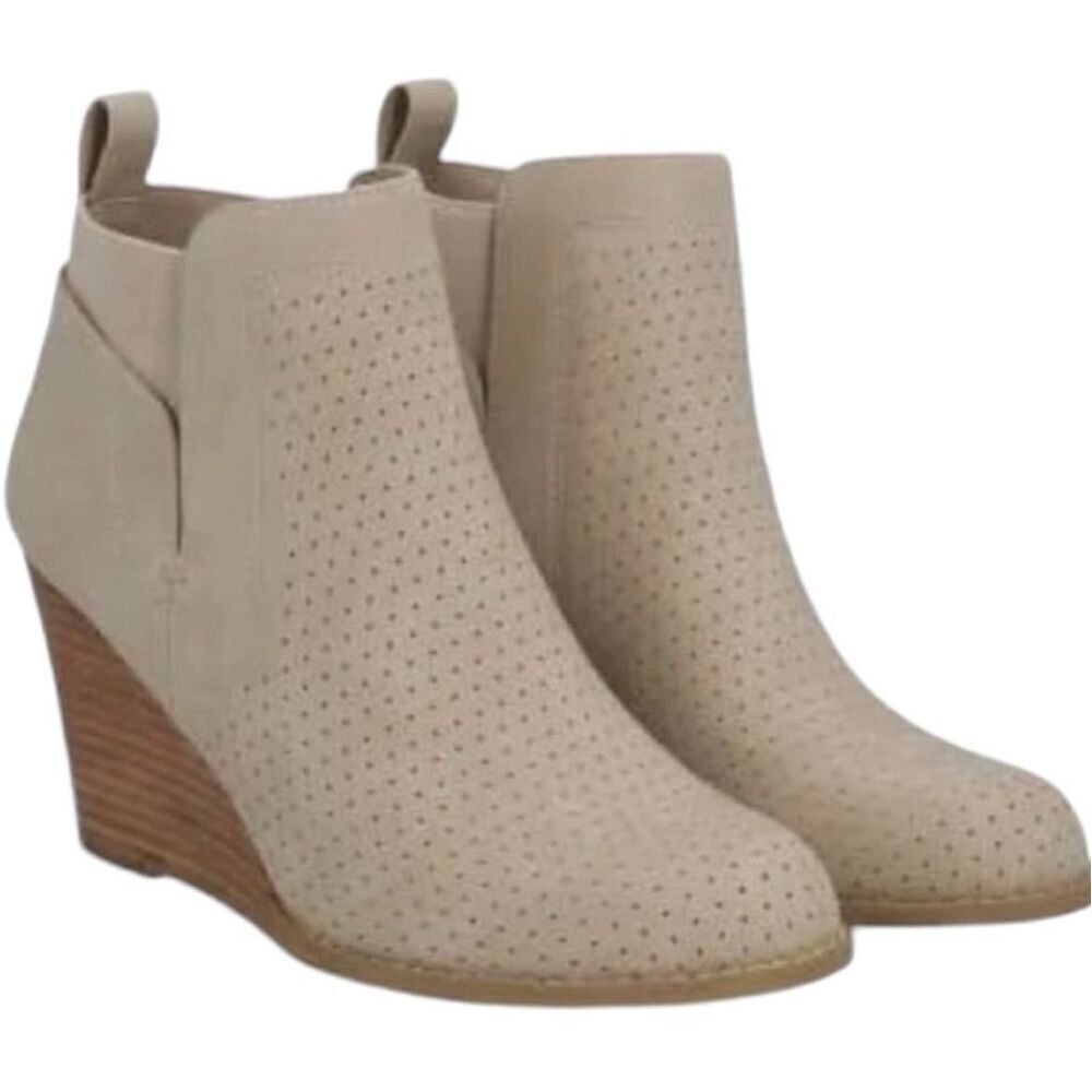 DV By Dolce Vita Gerdy Wedge Ankle Bootie Beige Nwt Size 8 Nwt